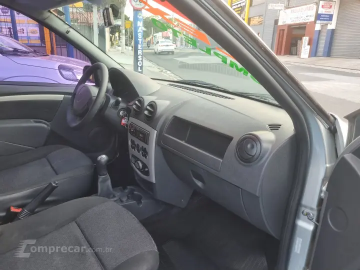 LOGAN 1.6 Expression 8V