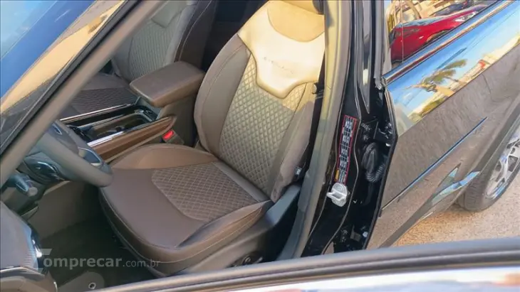 COMMANDER 1.3 T270 Turbo Overland