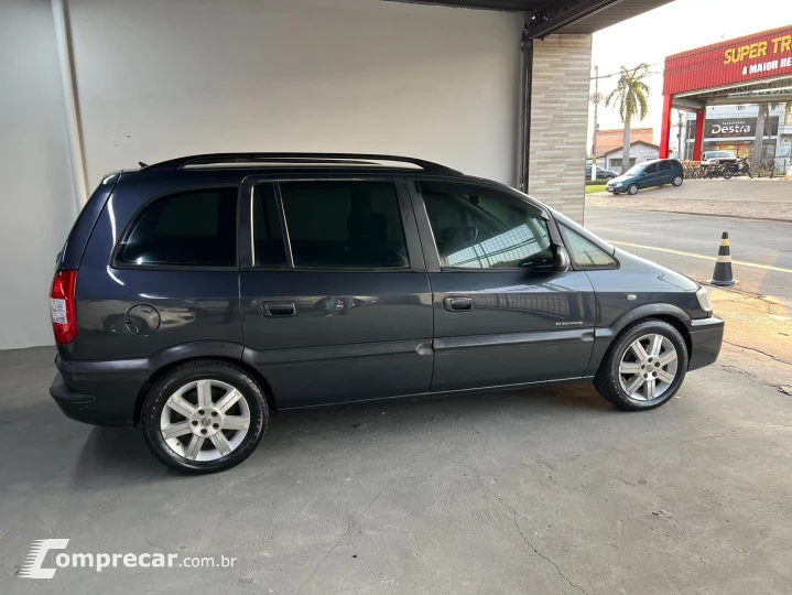 ZAFIRA 2.0 MPFI Elegance 8V