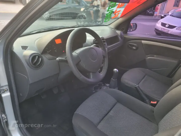 LOGAN 1.6 Expression 8V