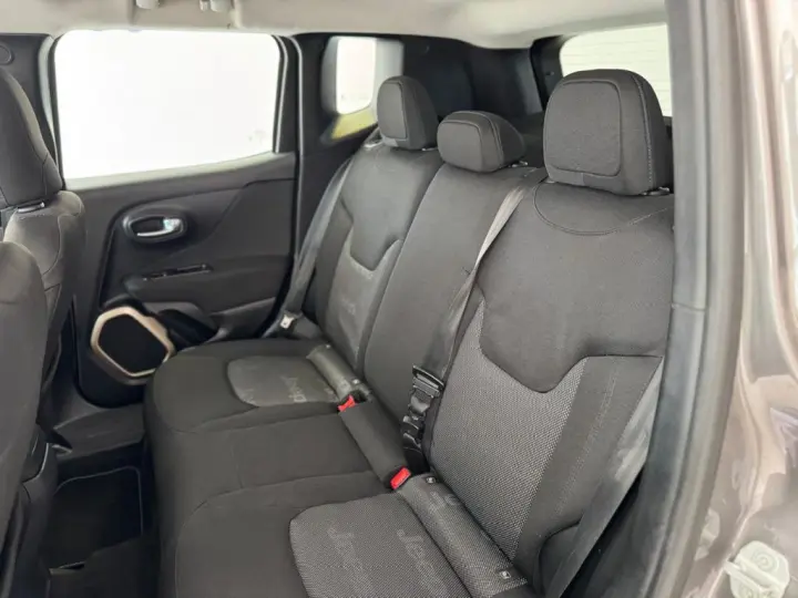 Renegade Sport 1.8 4x2 Flex 16V Aut.