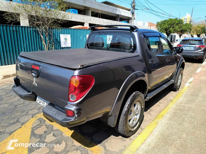 L200 TRITON 2.4 HLS Chrome 4X2 CD 16V