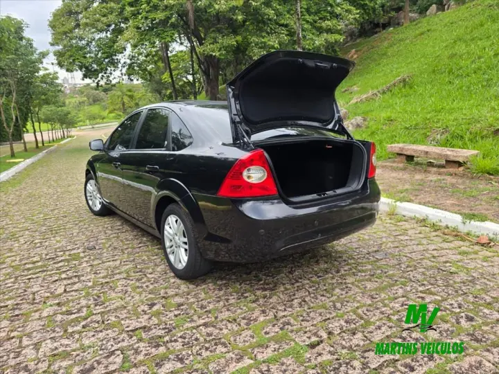 FOCUS 2.0 GHIA SEDAN 16V FLEX 4P AUTOMÁTICO