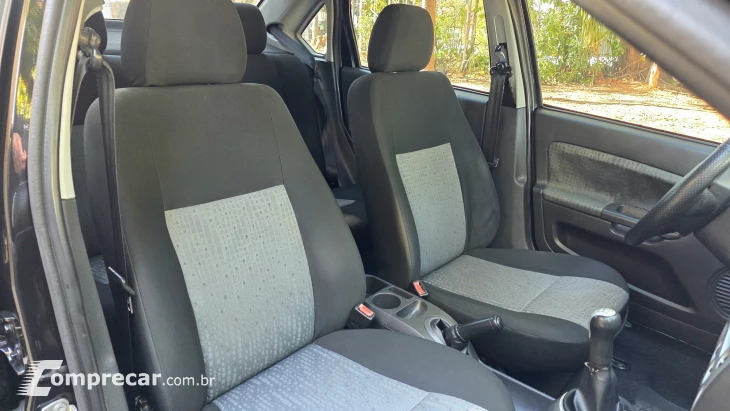 FIESTA 1.6 Rocam Sedan 8V