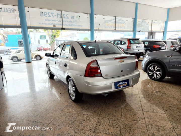 Corsa Sedan 1.8 4P