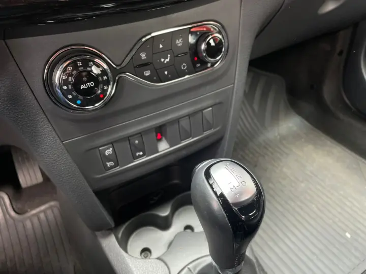 SANDERO 1.6 16V SCE Stepway Iconic