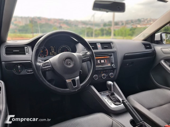 Jetta 2.0 Comfortline Tiptronic (Flex)