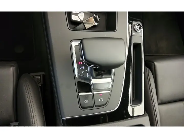 Q5 2.0 55 TFSIE PHEV SPORTBACK PERFORMANCE BLACK QUATTRO S T