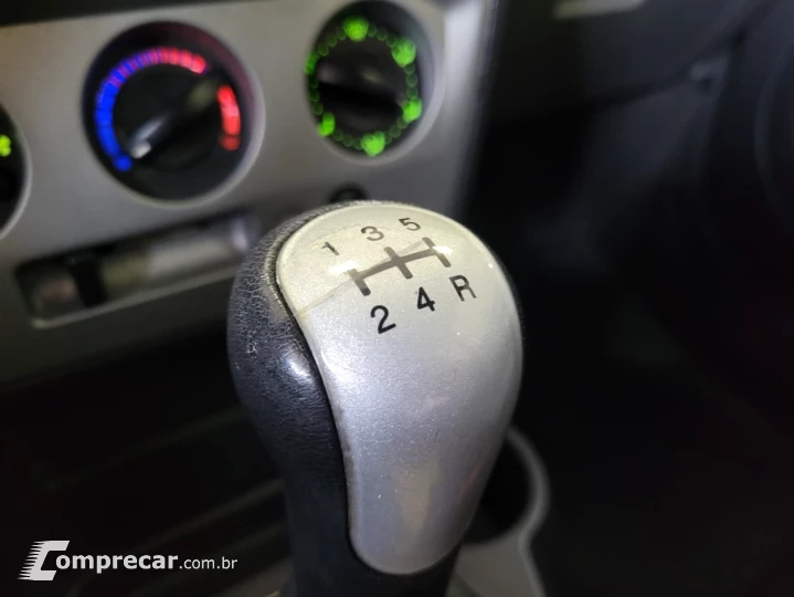 FIESTA 1.6 MPI Class Hatch 8V