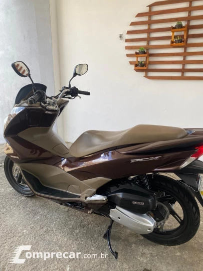 PCX 150 DLX