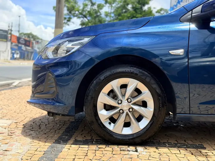 ONIX 1.0 Turbo Plus LT