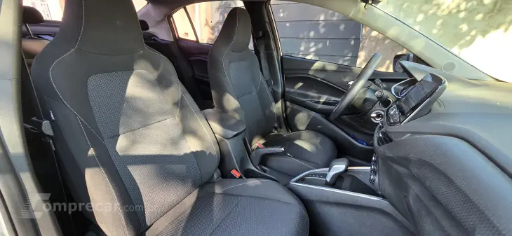 ONIX 1.0 Turbo Plus LT