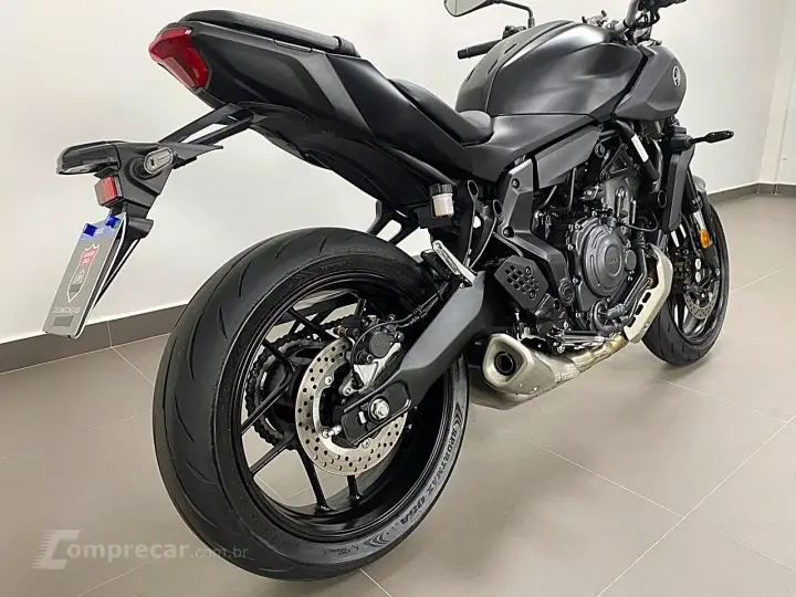 YAMAHA MT-07 CONNECTED ABS