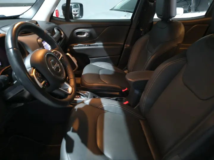 RENEGADE 1.8 16V Longitude