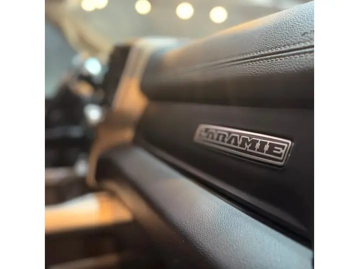 NOVA RAM 3500 LARAMIE