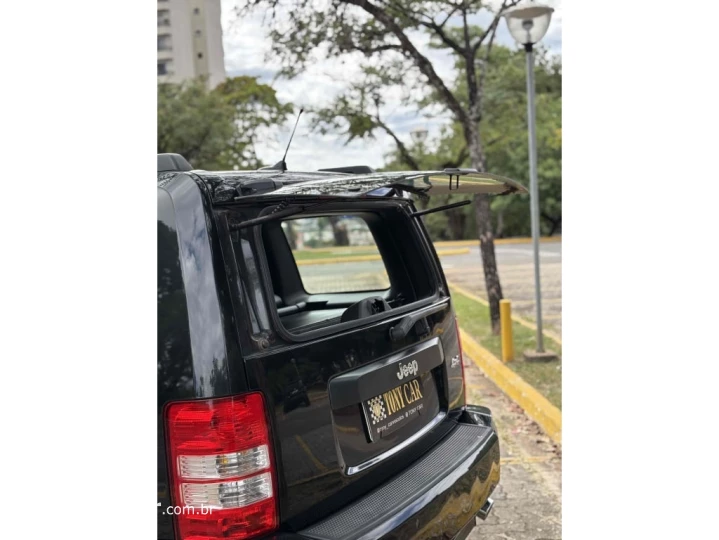 CHEROKEE 3.7 SPORT 4X4 V6 12V GASOLINA 4P AUTOMÁTICO