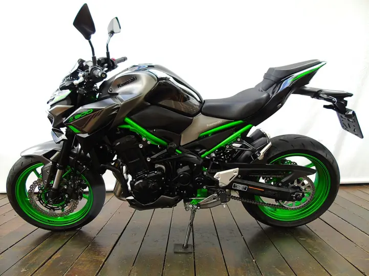 KAWASAKI Z900