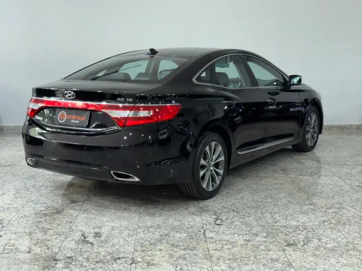 AZERA 3.0 MPFI GLS V6 24V