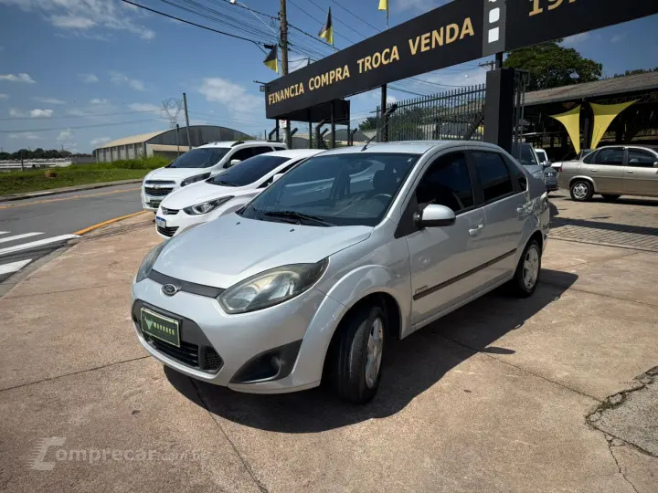 FIESTA 1.6 MPI Class Sedan 8V