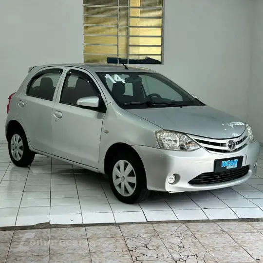 ETIOS HB X ETIOS HB X