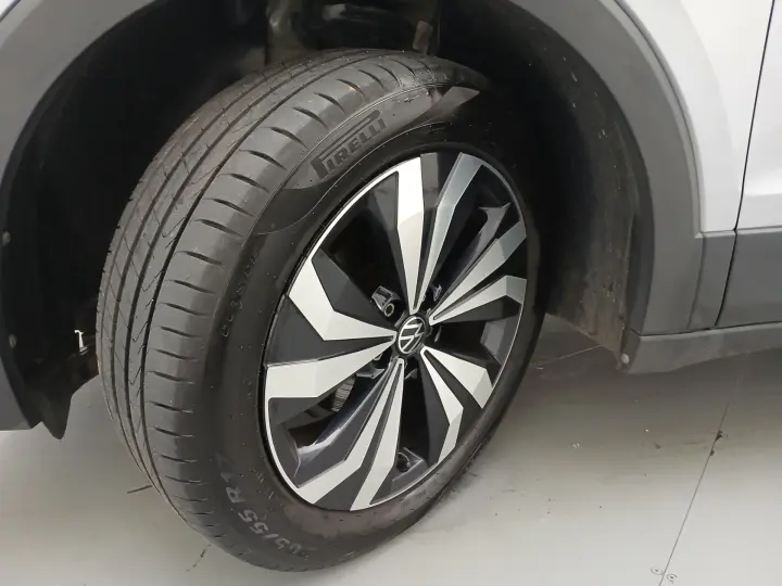 T-CROSS 1.0 200 TSI TOTAL FLEX AUTOMÁTICO