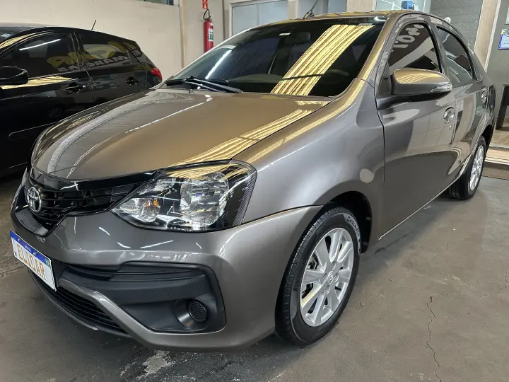 ETIOS 1.5 X Plus Sedan 16V