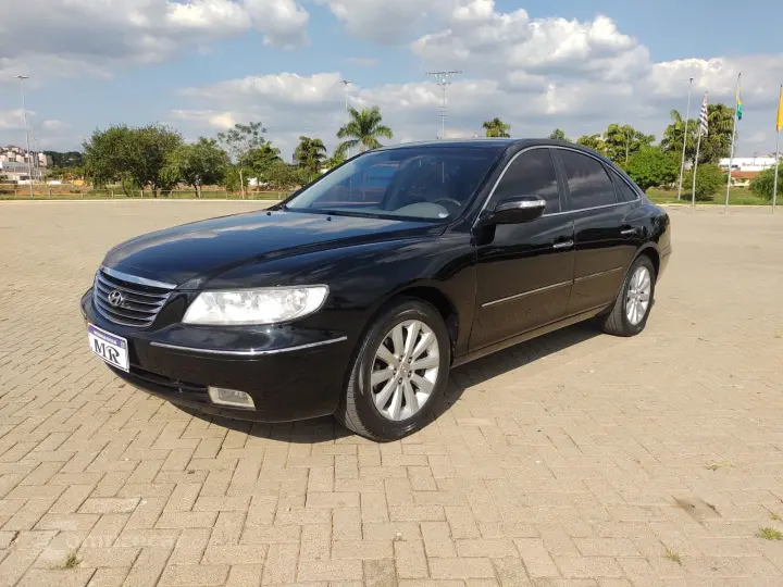 AZERA 3.3 MPFI GLS Sedan V6 24V