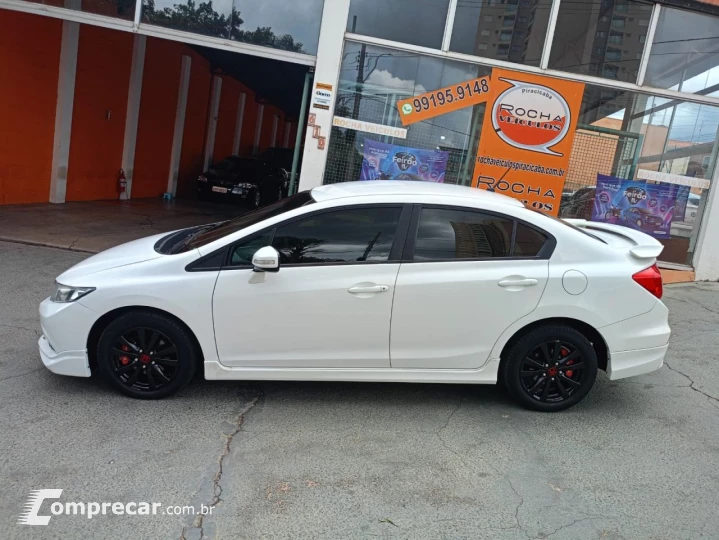 Civic 2.0 16V 4P LXR