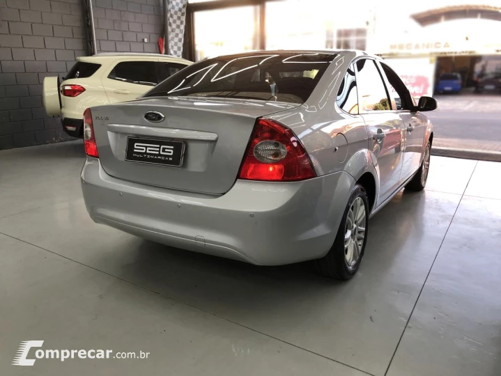 Focus Sedan 2.0 16V/2.0 16V Flex 4p