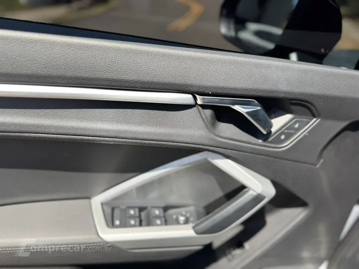 Q3 1.4 TFSI Black S Tronic