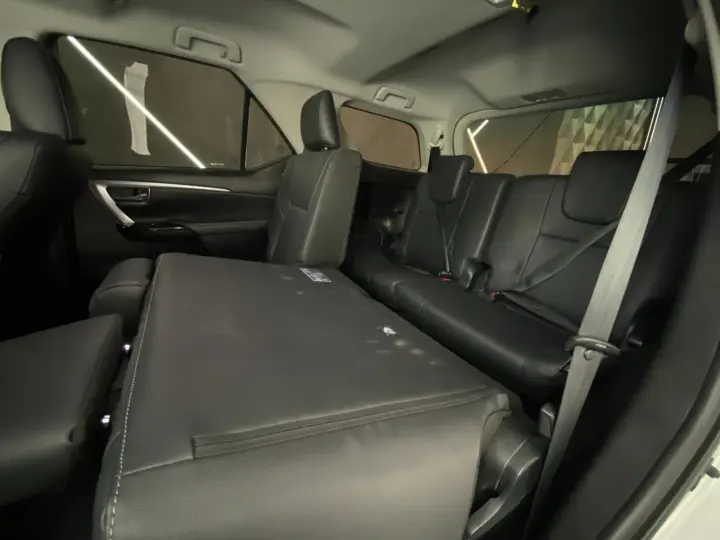 Hilux SW4 SRX Plat. 4x4 2.8 TB Die. Aut.