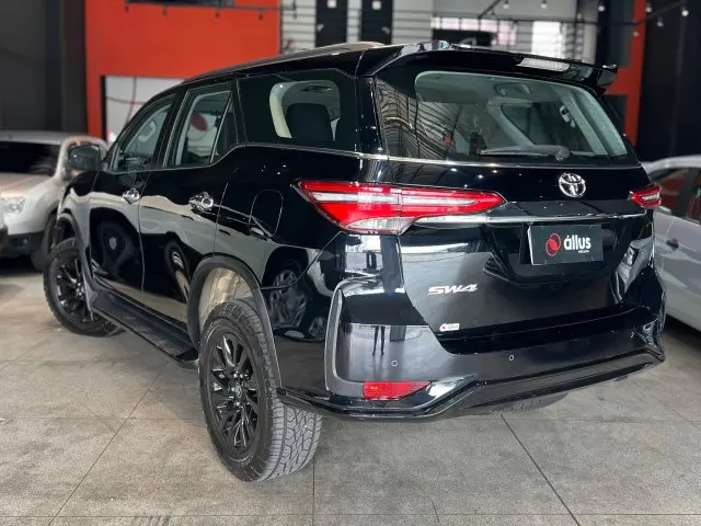 HILUX SW4 - 2.8 D-4D TURBO SRX 7L 4X4 AUTOMÁTICO