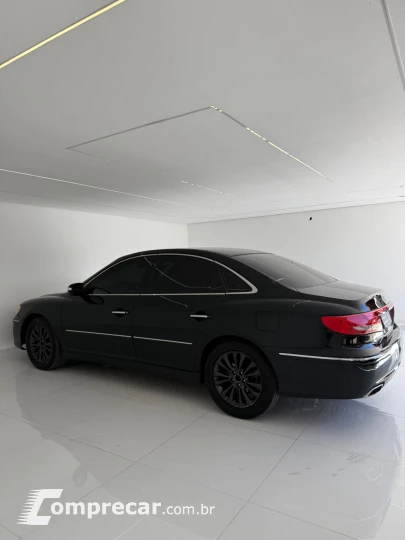 AZERA 3.3 MPFI GLS Sedan V6 24V