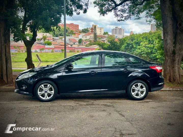 FOCUS 2.0 SE PLUS SEDAN 16V FLEX 4P AUTOMÁTICO