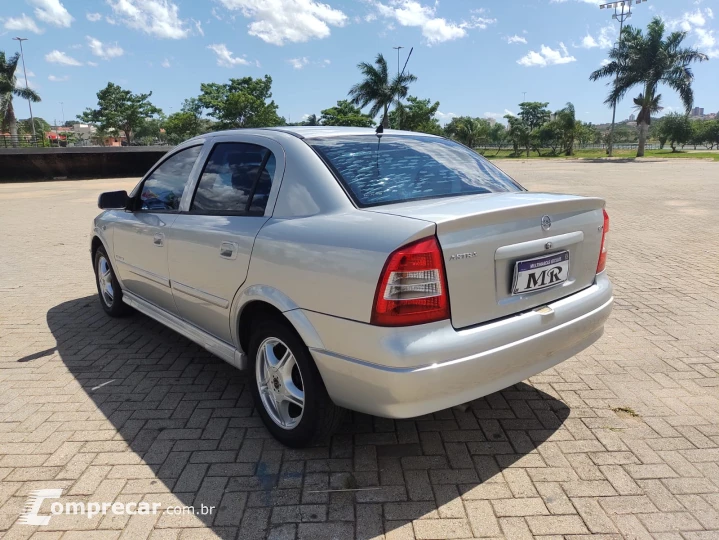 ASTRA 2.0 MPFI Expression Sedan 8V