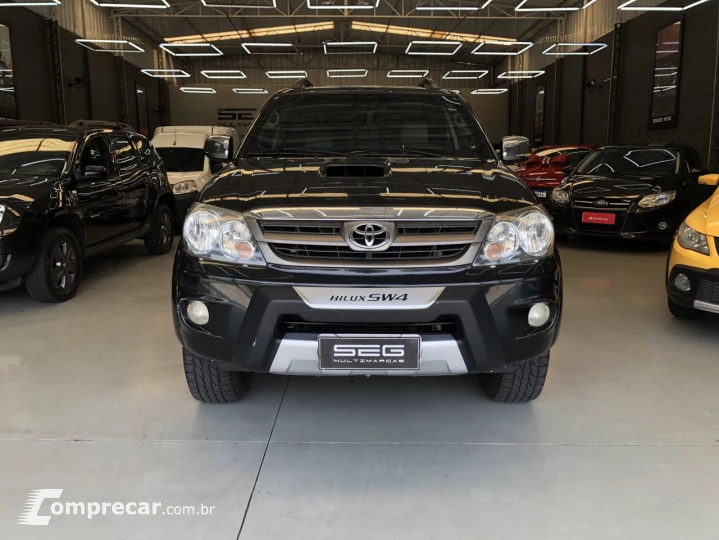 Hilux SW4 SRV D4-D 4x4 3.0 TDI Dies. Aut