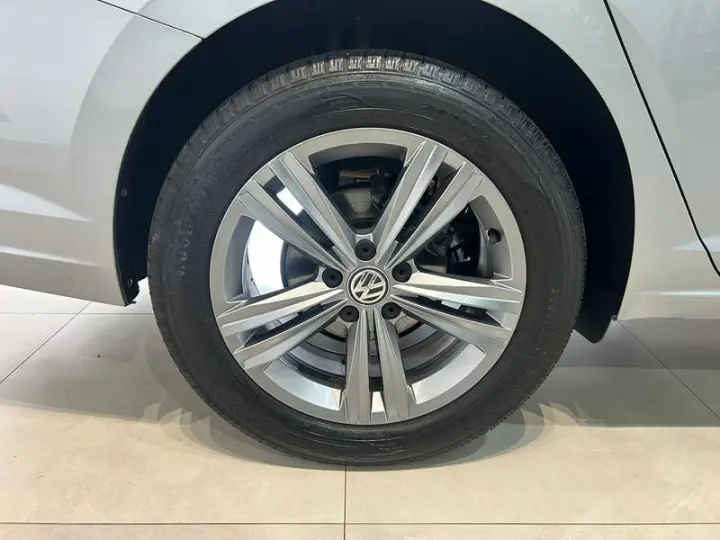 JETTA R-LINE 250 TSI 1.4 FLEX 16V AUT.