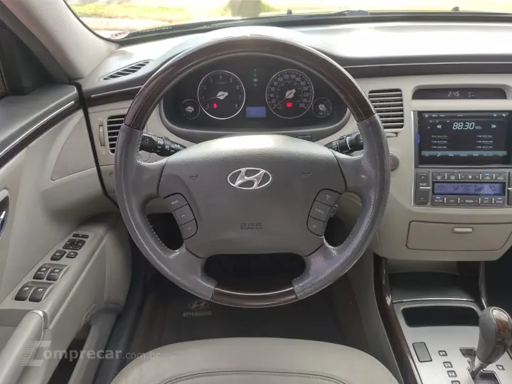 AZERA 3.3 MPFI GLS Sedan V6 24V