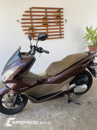 PCX 150 DLX