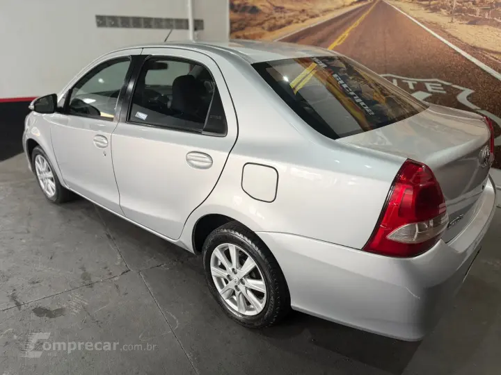 ETIOS 1.5 X Plus Sedan 16V