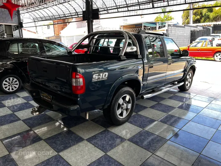 S10 2.4 MPFI Executive 4X2 CD 8V