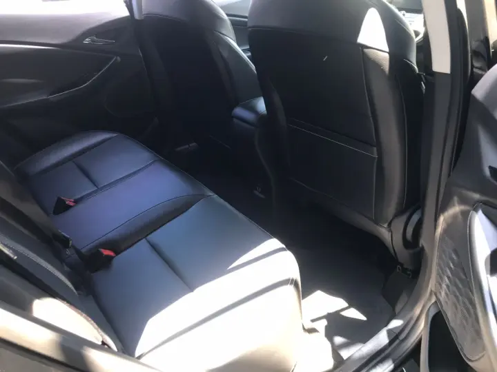 TRACKER 1.2 Turbo Premier