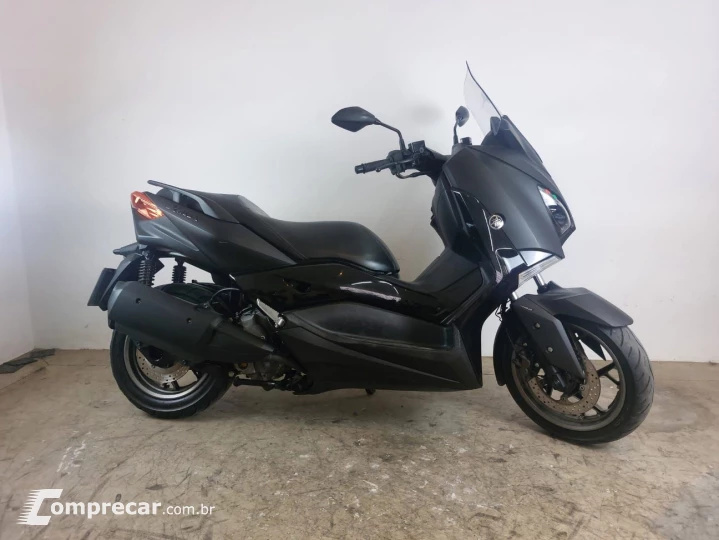 YAMAHA XMAX ABS