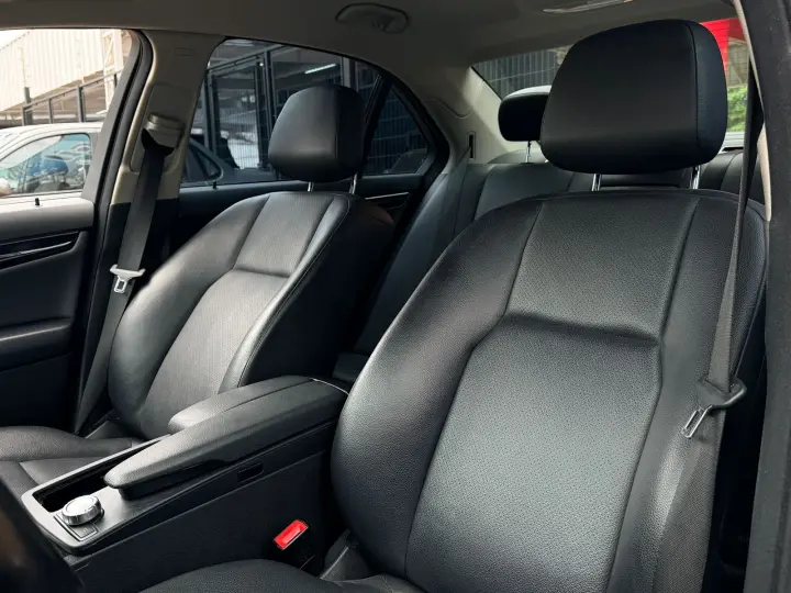 C 180 1.8 CGI Classic 16V Turbo