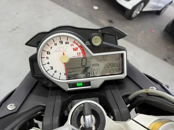 S1000 S1000 R