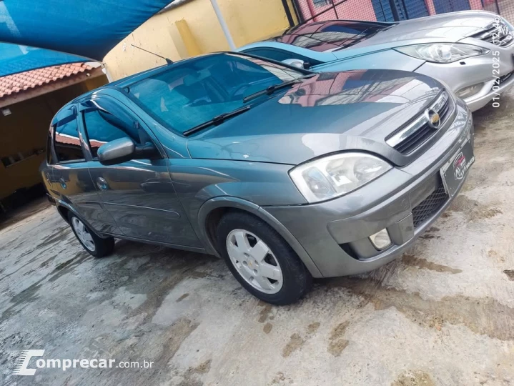 CORSA 1.0 MPFI Premium Sedan 8V