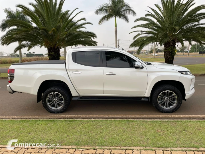 L200 TRITON 2.4 16V Turbo Sport Hpe-s CD 4X4