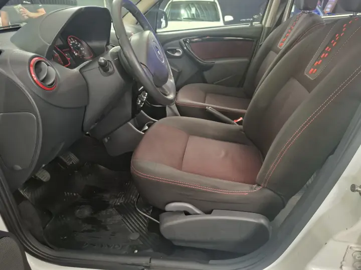 SANDERO - 1.6 STEPWAY 8V 4P MANUAL