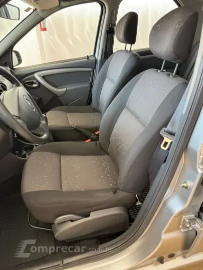 renault logan expression Hi-flex 1.6 8v 4p 2013