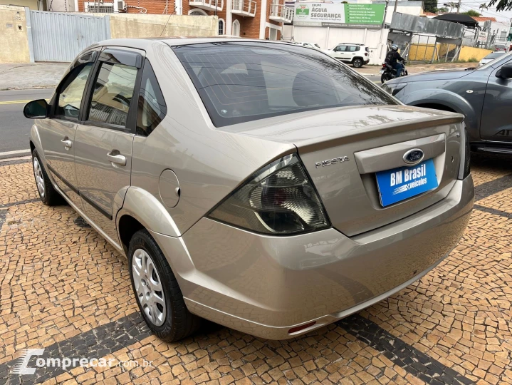 FIESTA 1.6 MPI Class Sedan 8V